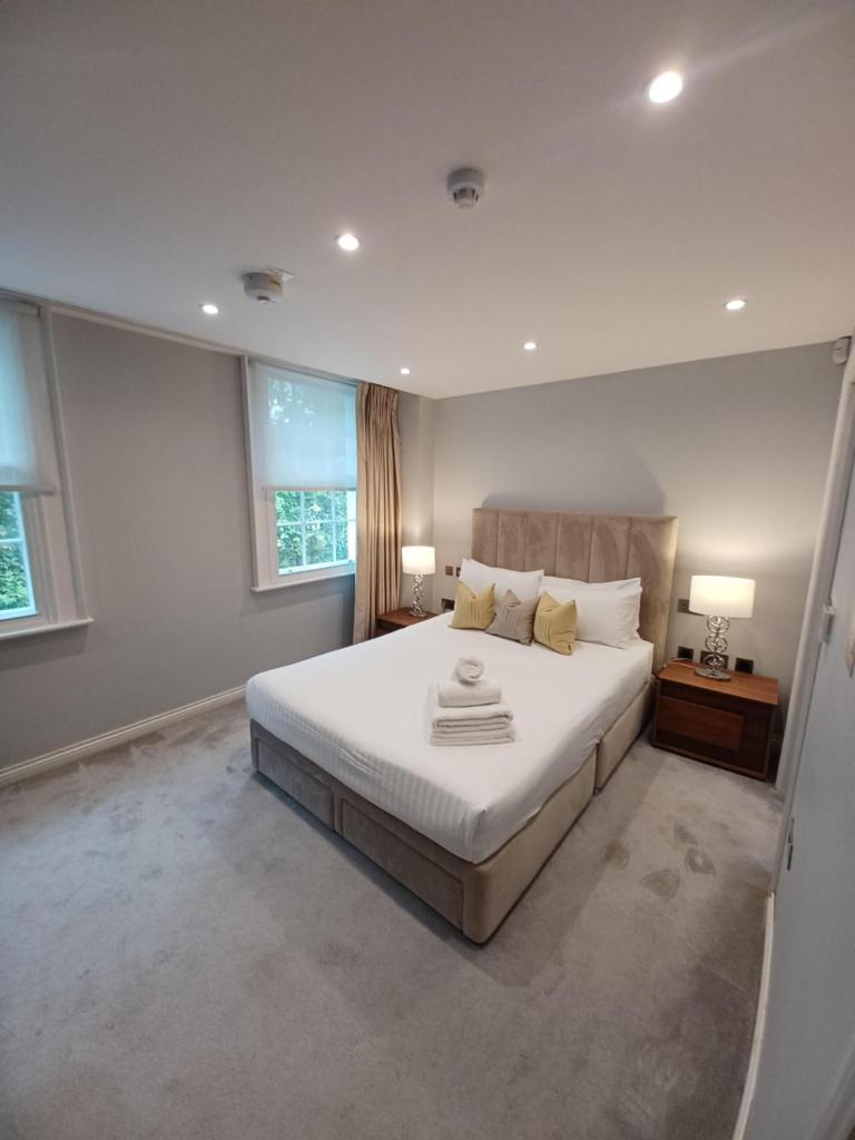 Buckingham Palace Residences by Aeria Apartments 3