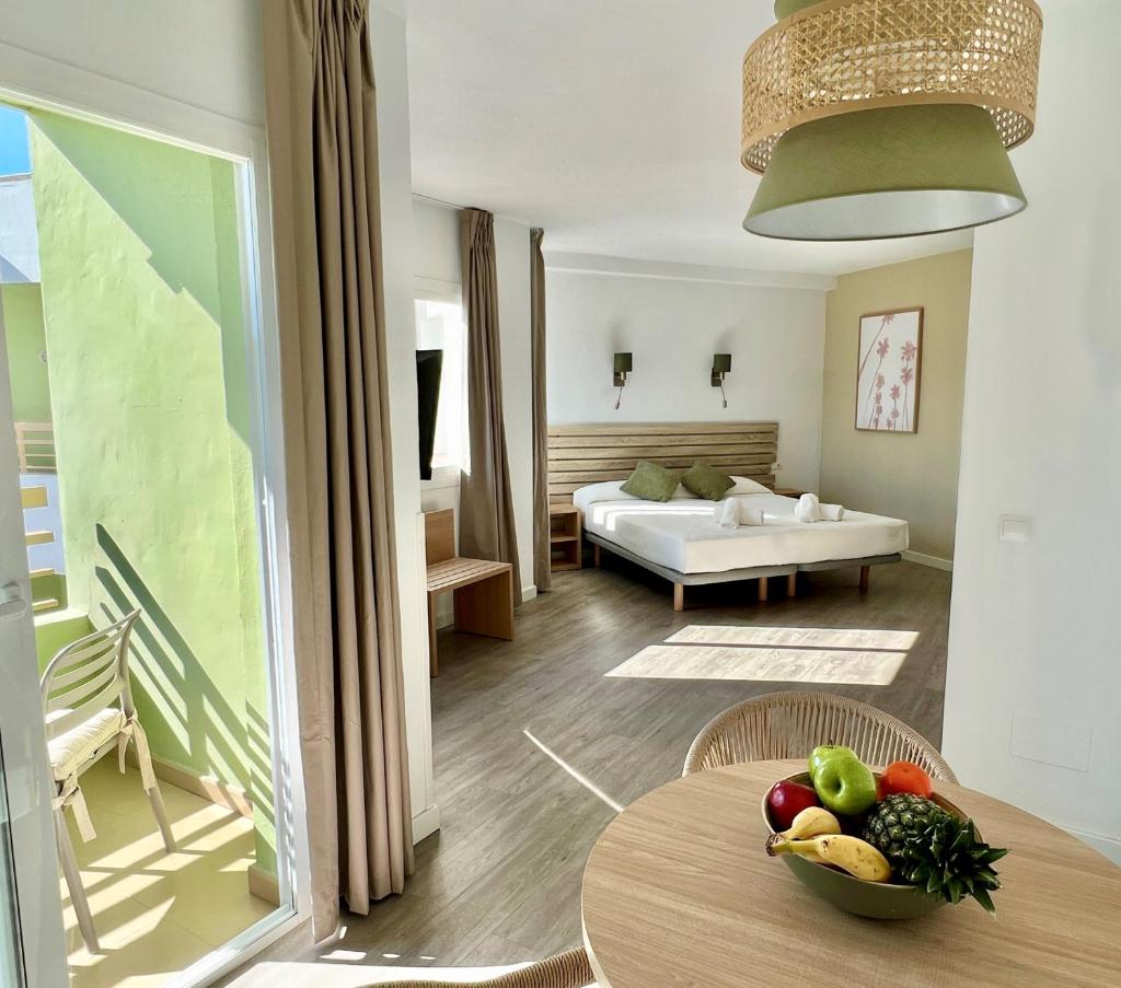 The Palm Star Ibiza - Adults Only 2