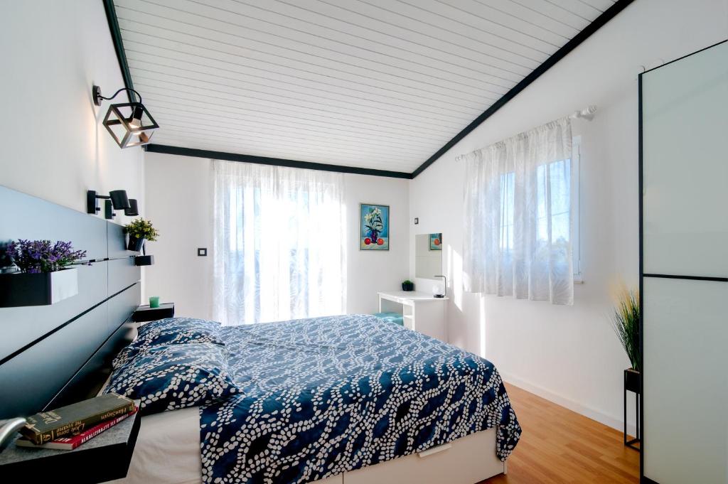 Holiday home Magic view with private heated pool 8