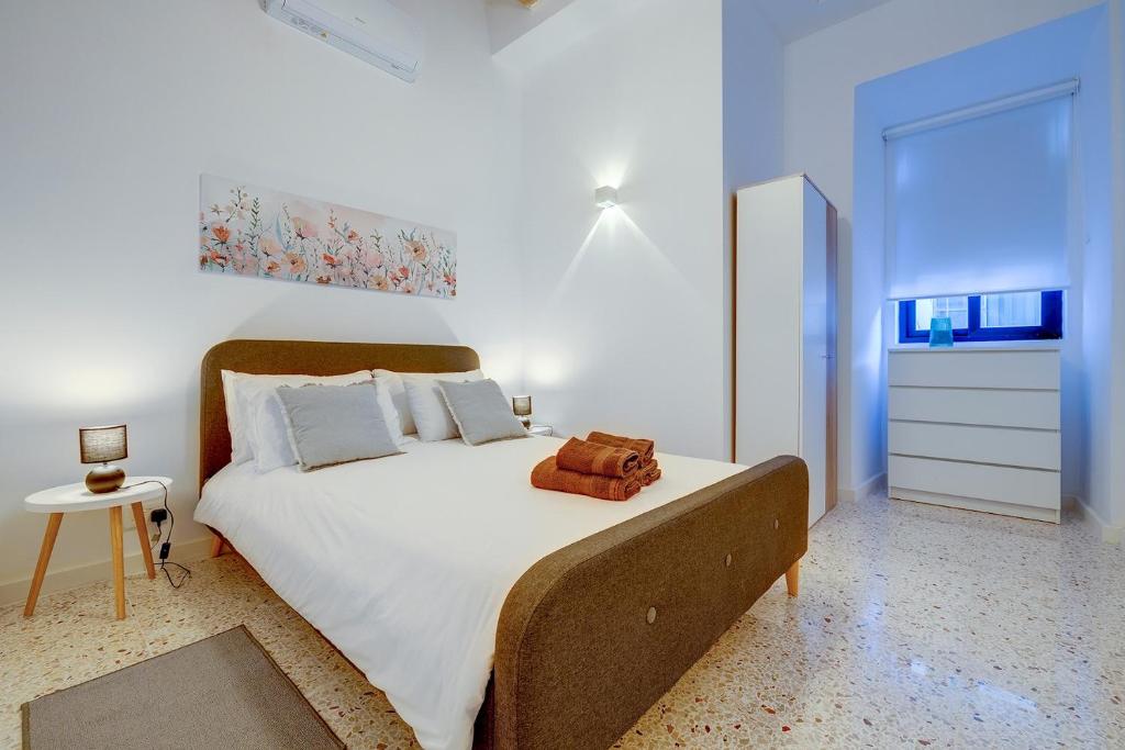 Comfy 2BR Flat in the Heart of Valletta by Buena Vista 2