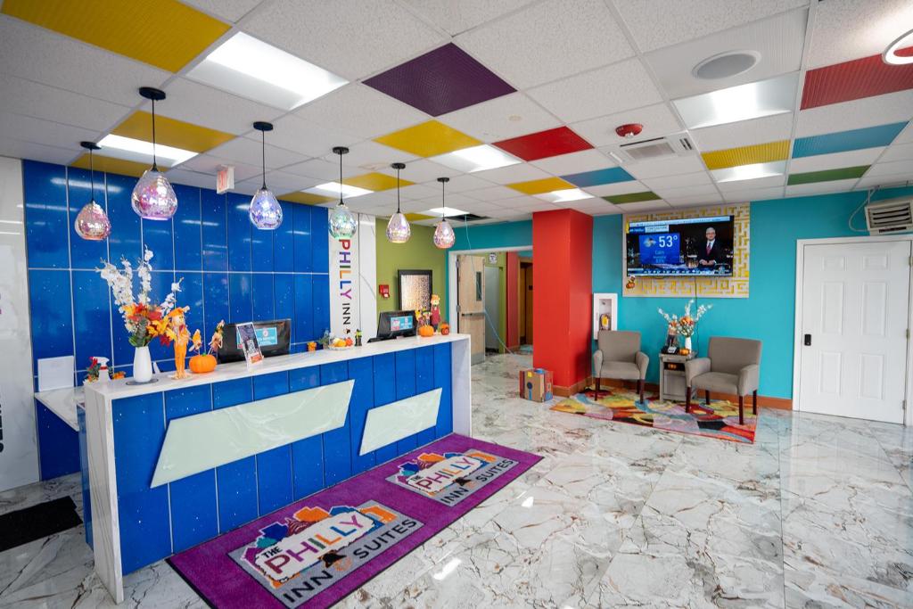 Philly Inn & Suites Image