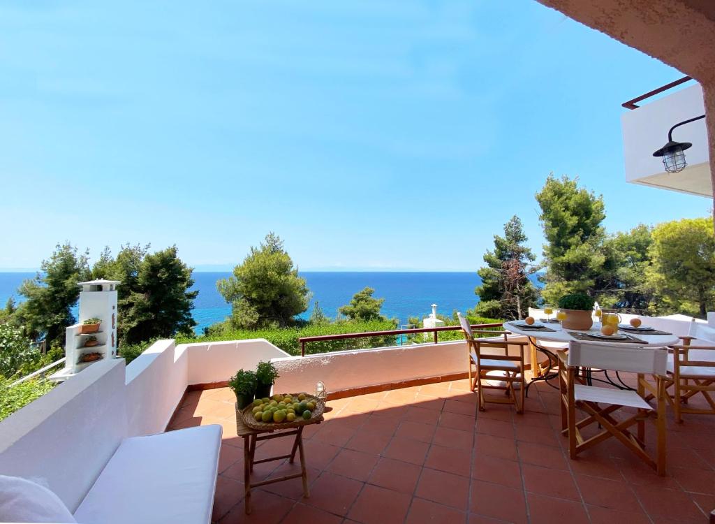 Konstantinos Siviri Nautilos Residence 6