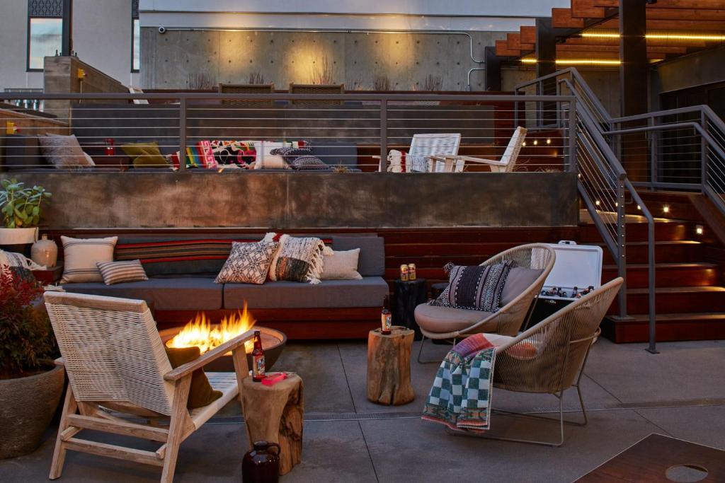 MOXY Denver Cherry Creek Image
