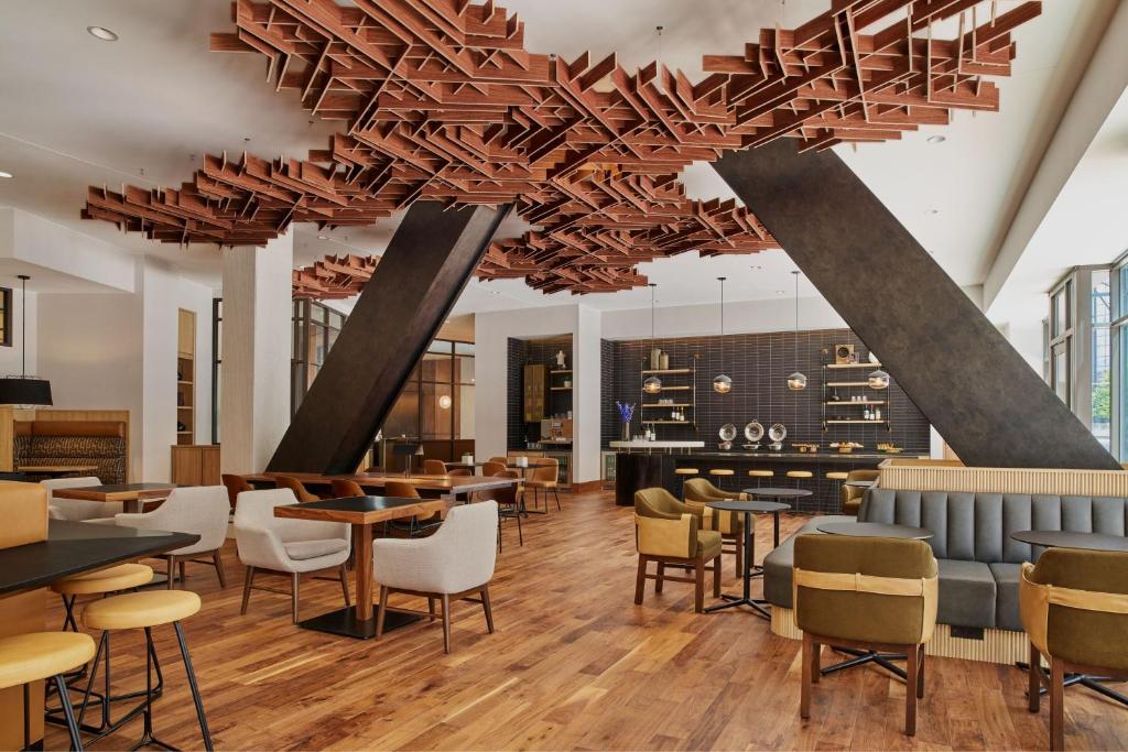 Sheraton Denver Downtown Hotel Image