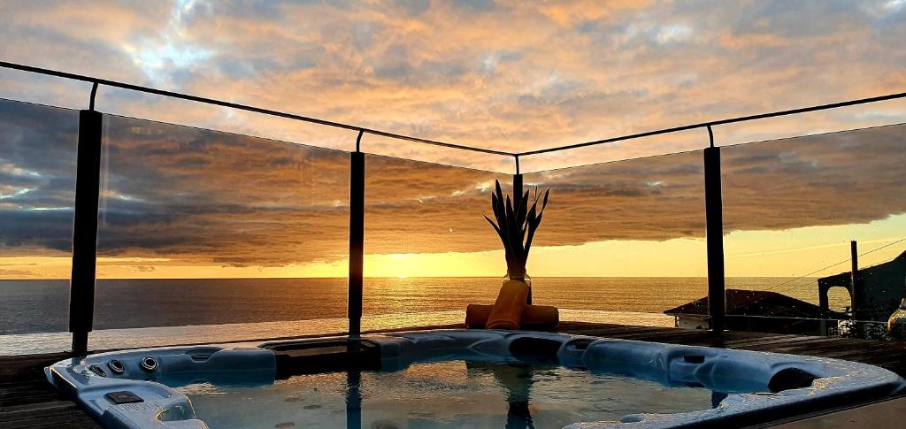 Villa Palace Fernandes with Jacuzzi