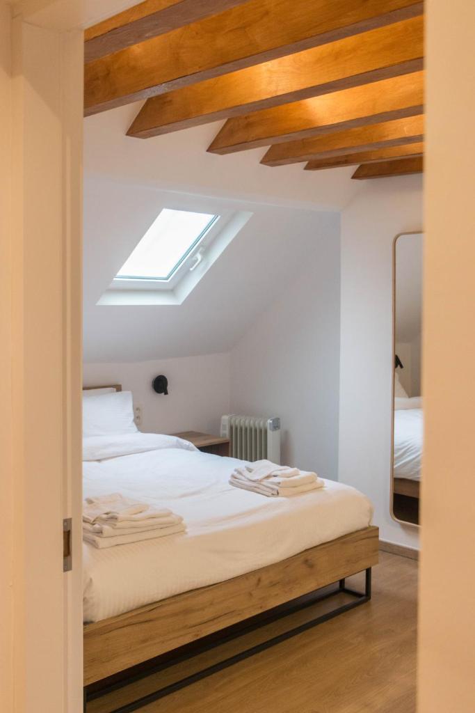 QUARTIER LOUISE STUDIOS 4