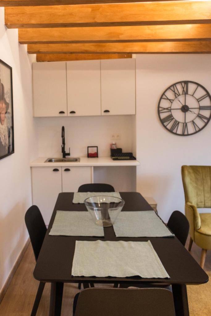 QUARTIER LOUISE STUDIOS 8