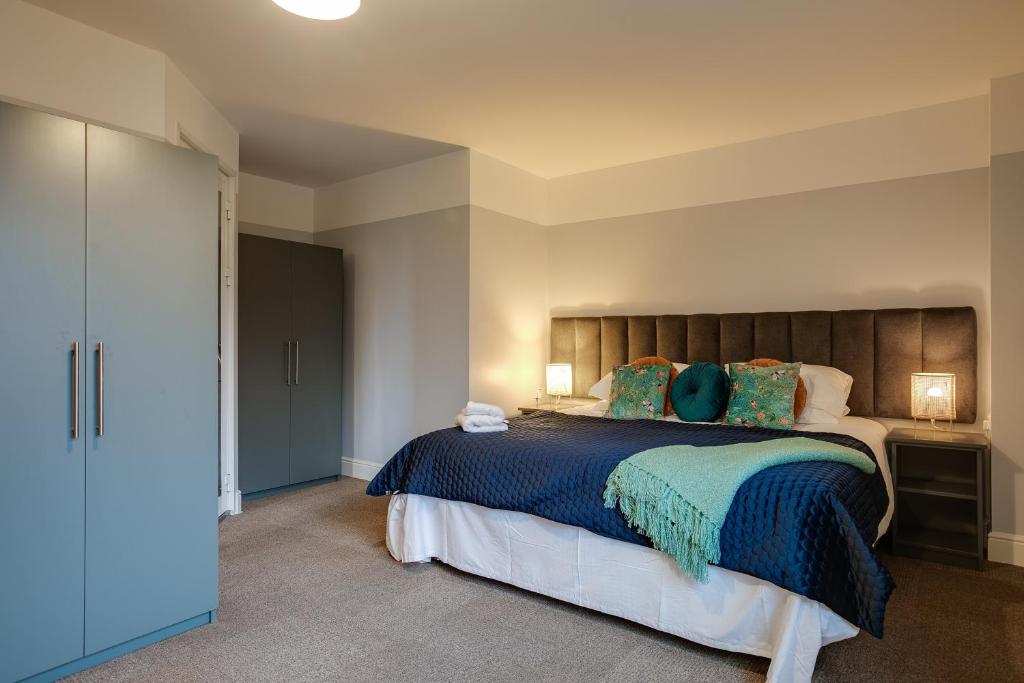 Griffith Rooms 6
