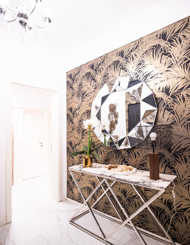 The Artist - Ultracentral Designer Apartment 4