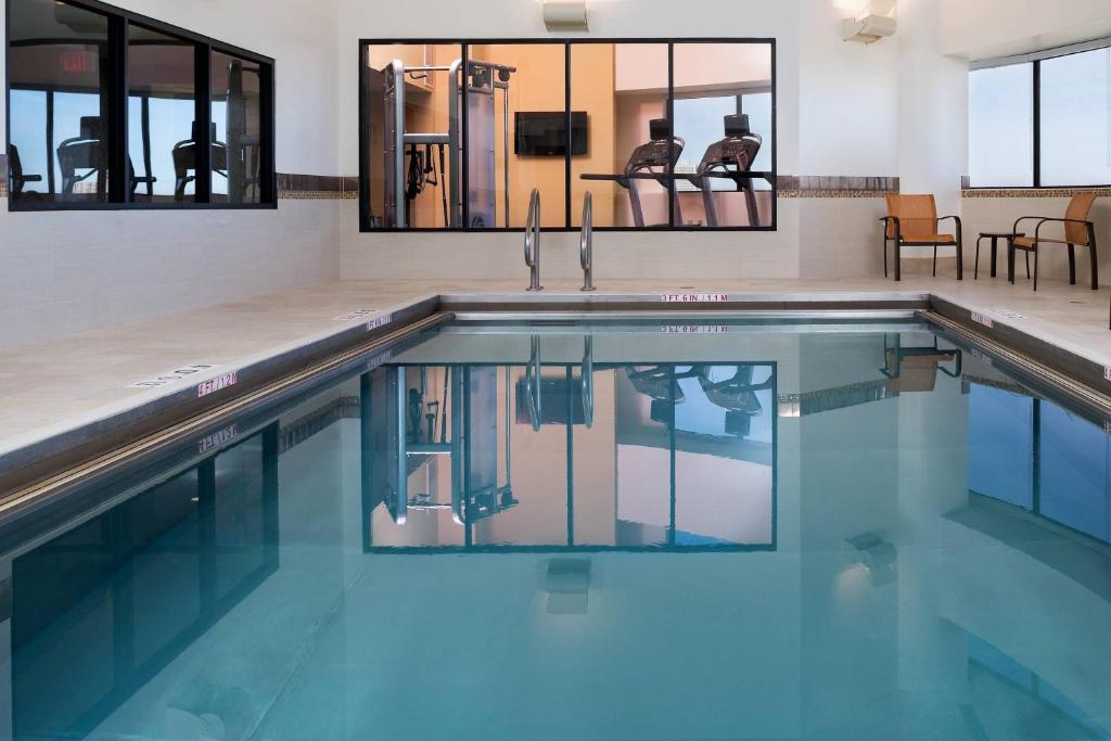 Courtyard by Marriott Minneapolis Downtown Image