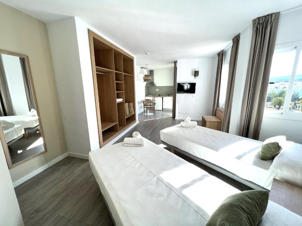 The Palm Star Ibiza - Adults Only 2