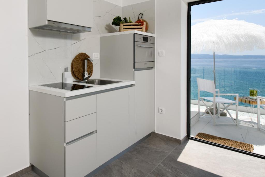 Gallery Luxury Suites & Rooms-Only Adults 4