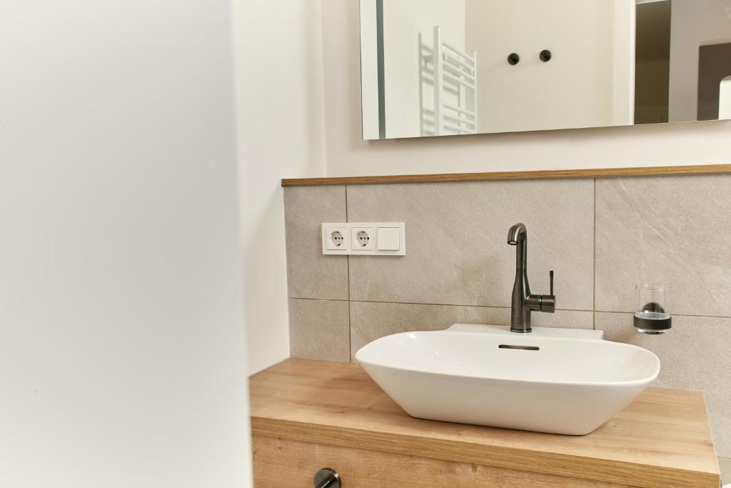 HOMEBOUND APARTMENTS Bad Goisern - contactless check-in 6