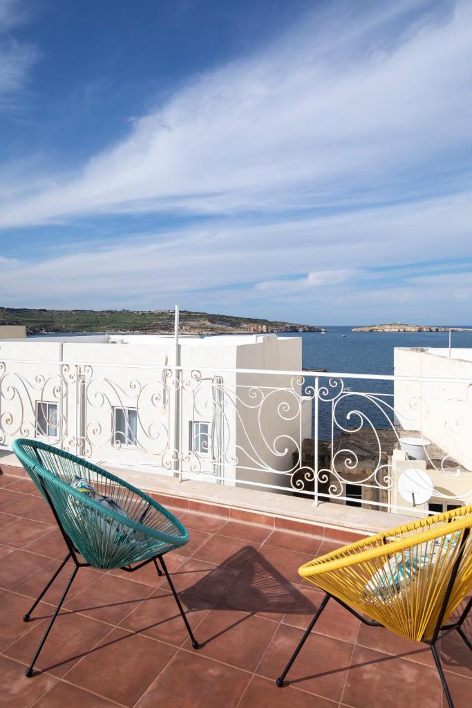 Chic, Stylish Traditional Townhouse with Terrace - St. Paul’s Bay 4