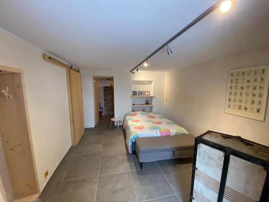 Dans hameau, près des pistes logement de plein pied au calme 6