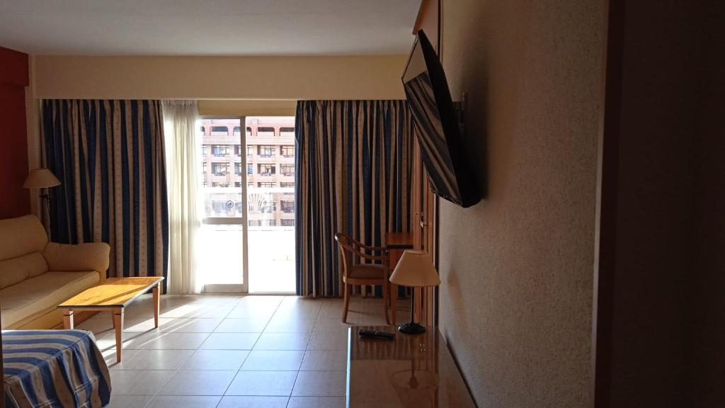 Estudio 1ª linea vista mar planta 10 -30 PYR Fuengirola 5
