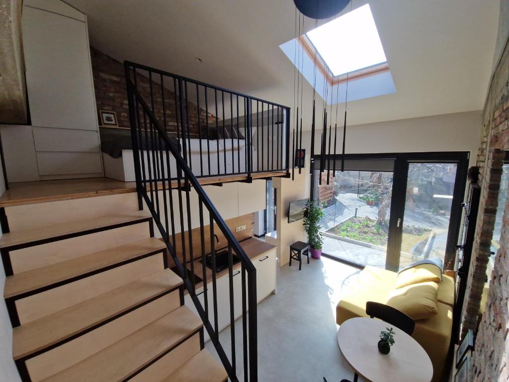 Studio 27 5