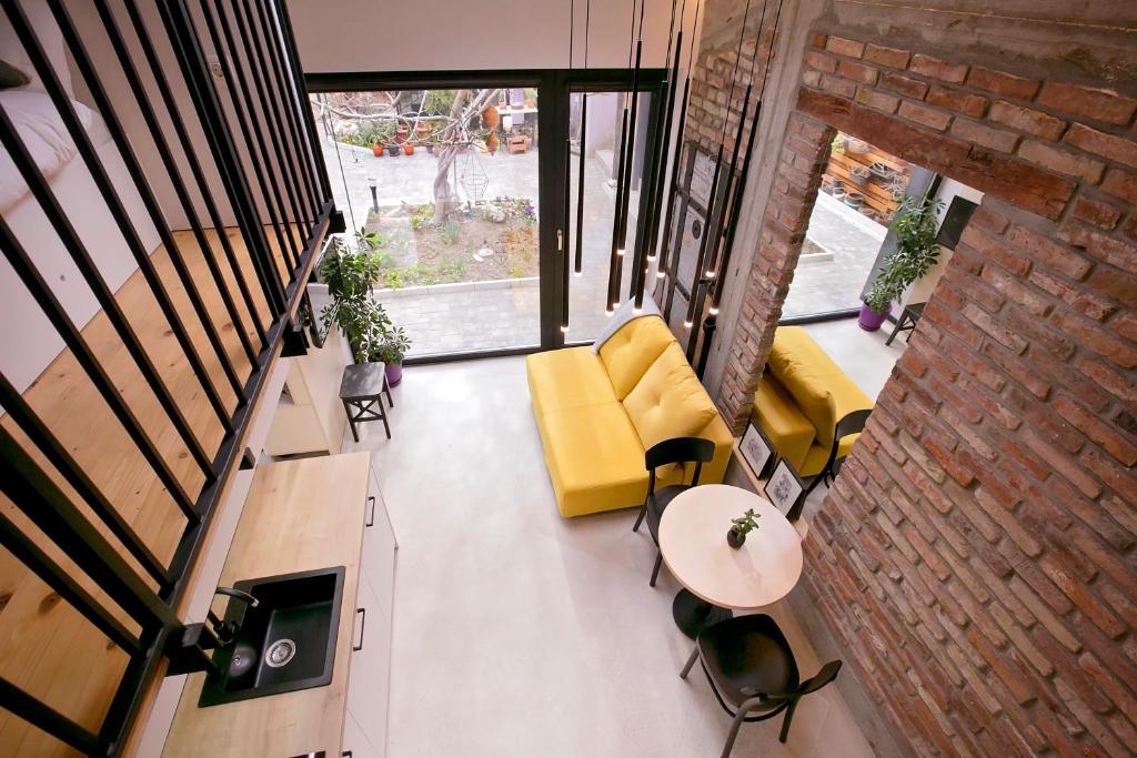 Studio 27 6