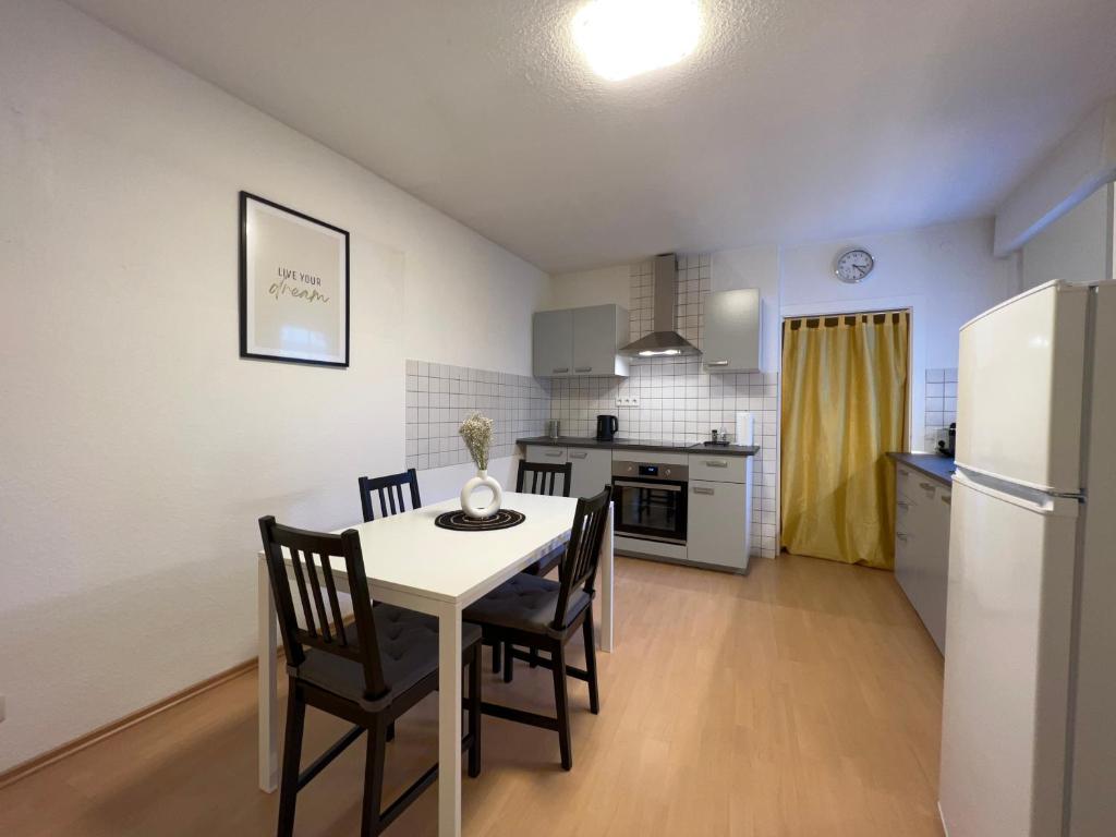 Romantisches Kamin-Apartment by Rabe - Gartenabteil, Smart-TV, Netflix 8