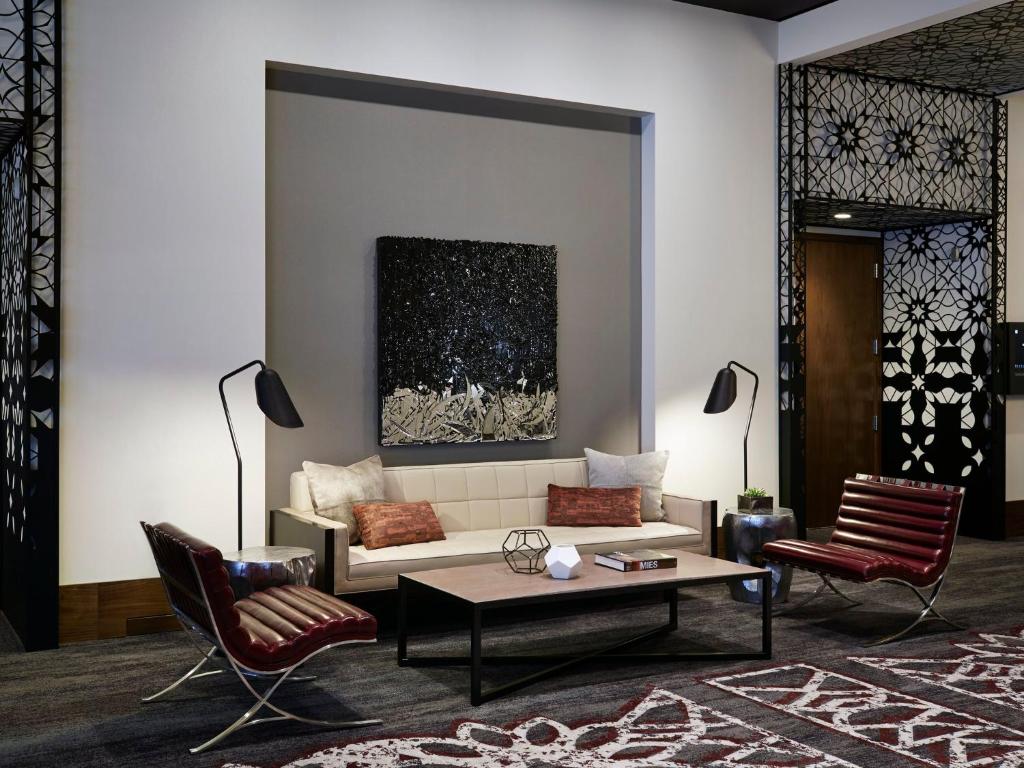 Loews Chicago Hotel Image