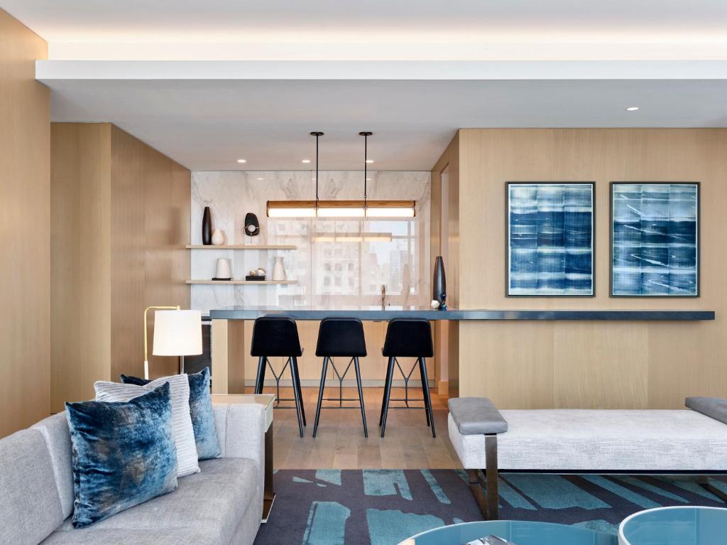 Loews Kansas City Image