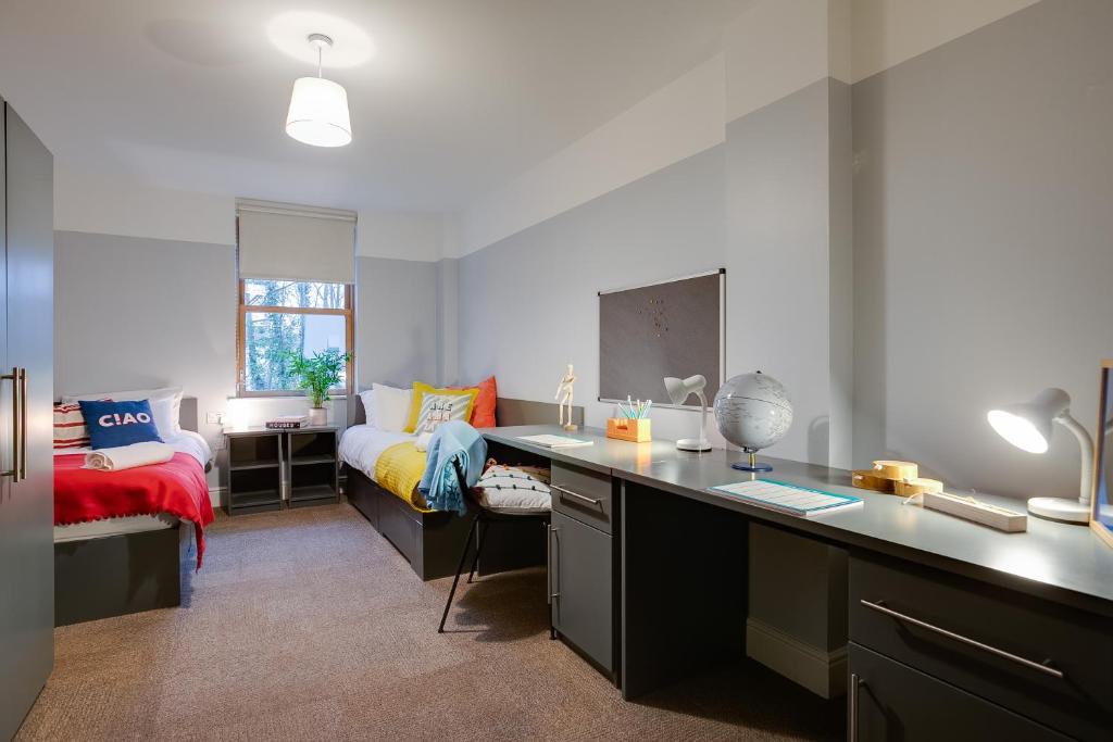 Griffith Rooms 2