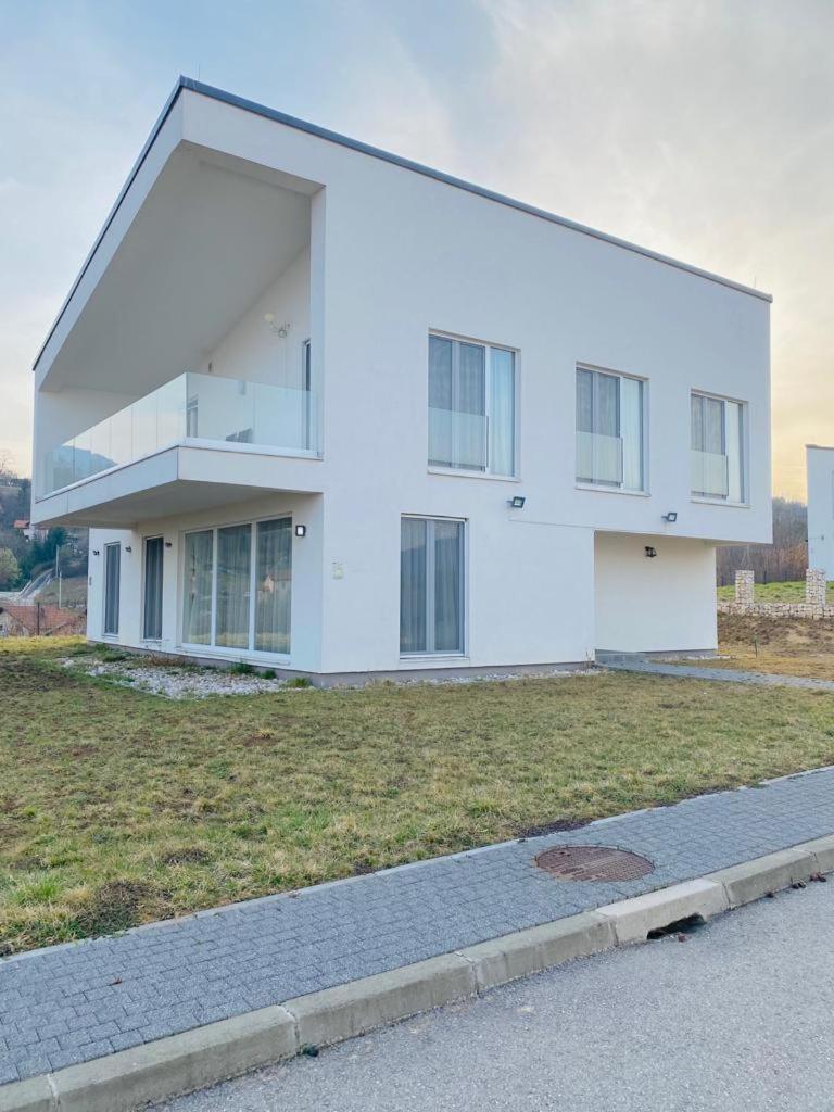 Modern Villas In Green Paradise 8