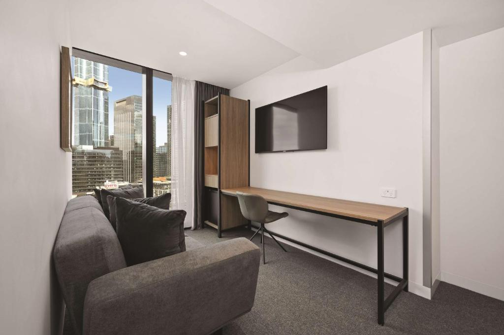 Vibe Hotel Melbourne Image