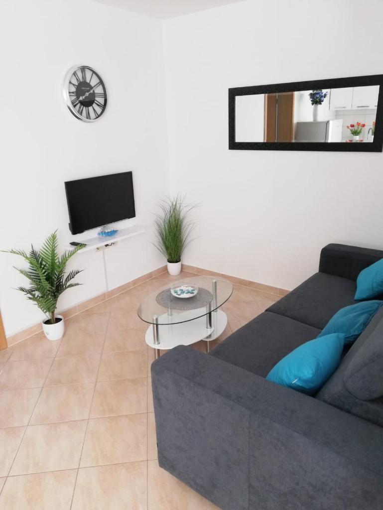 Apartment Toni - Private Parking, Steps to the Beach 5