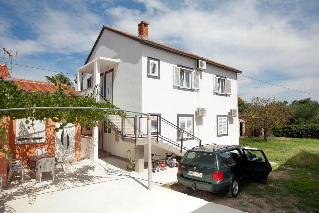 Apartment Toni - Private Parking, Steps to the Beach 6