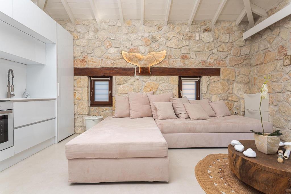 Pure Amber Suite Elani 4