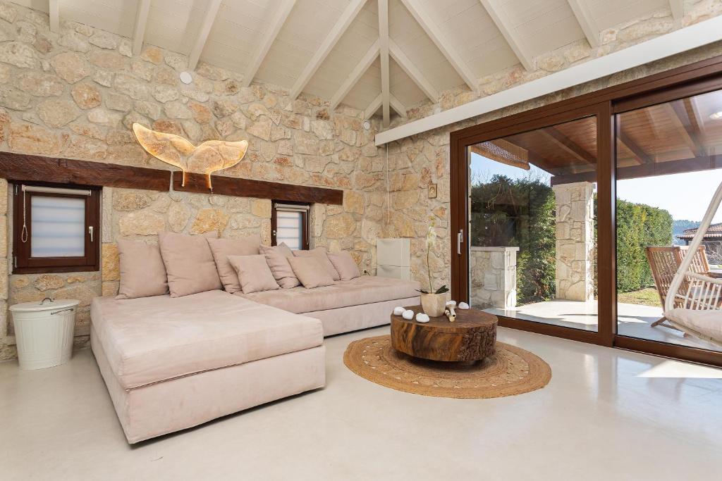 Pure Amber Suite Elani 3