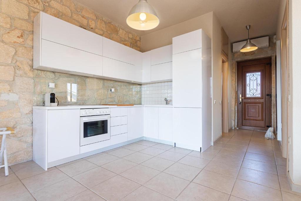 Pure White Suite Elani 7