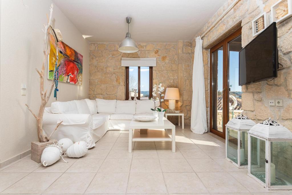 Pure White Suite Elani 2