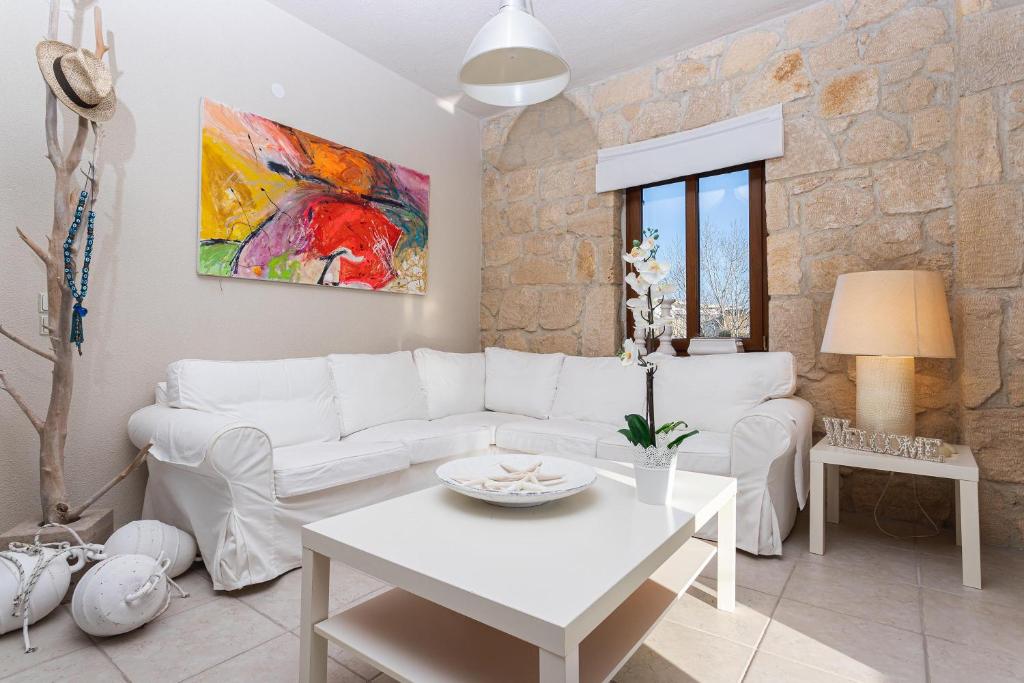 Pure White Suite Elani 4