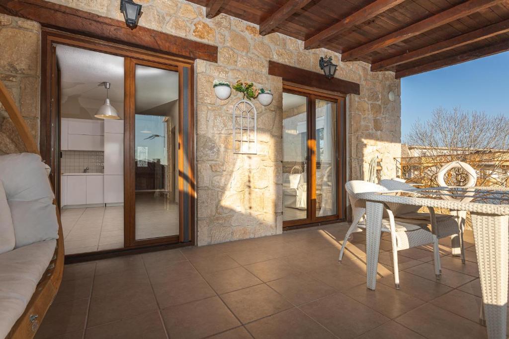 Pure White Suite Elani 3