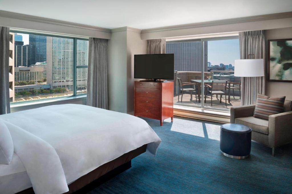 Marriott Downtown at CF Toronto Eaton Centre Image