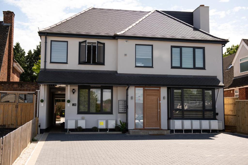 Walnut Flats-F5, Stylish 1-Bedroom - Parking, Netflix, WIFI - Close to Oxford, Bicester & Blenheim Palace 6
