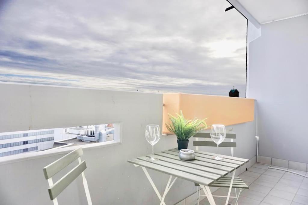 NEU modernes Apartment in Top Lage, free Parking max 1,65m Höhe und 1,8m Breite 6