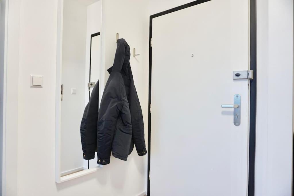 NEU modernes Apartment in Top Lage, free Parking max 1,65m Höhe und 1,8m Breite 8