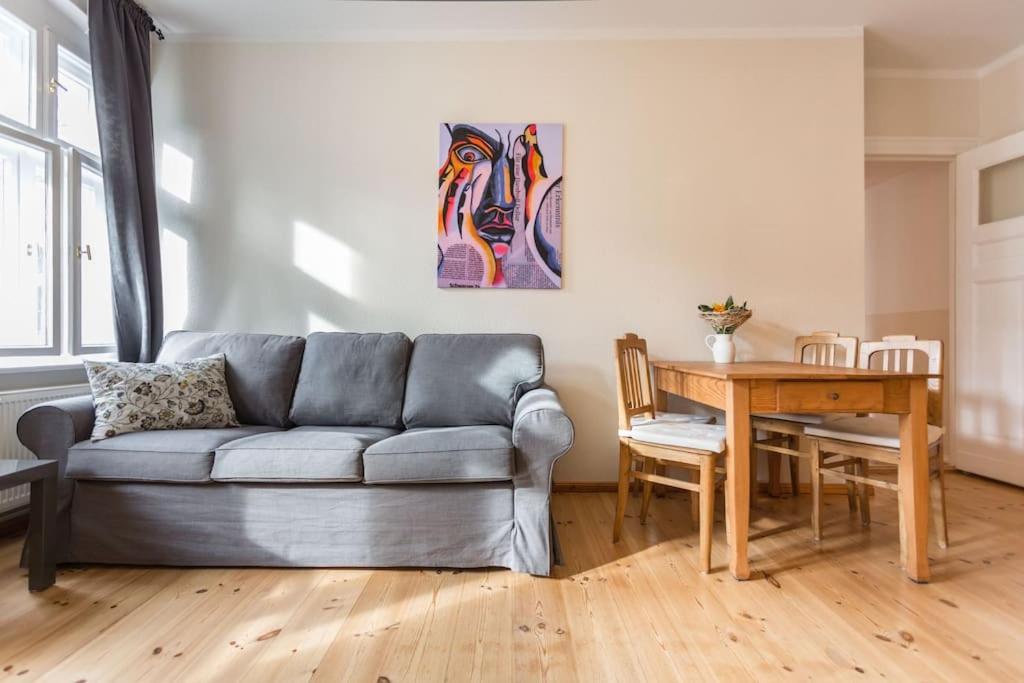 Zentrale Altbauwohnung im Helmholtzkiez 4