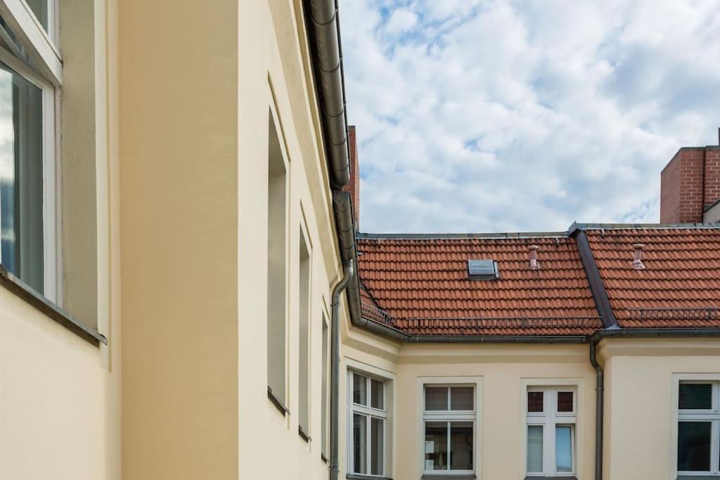 Zentrale Altbauwohnung im Helmholtzkiez 6