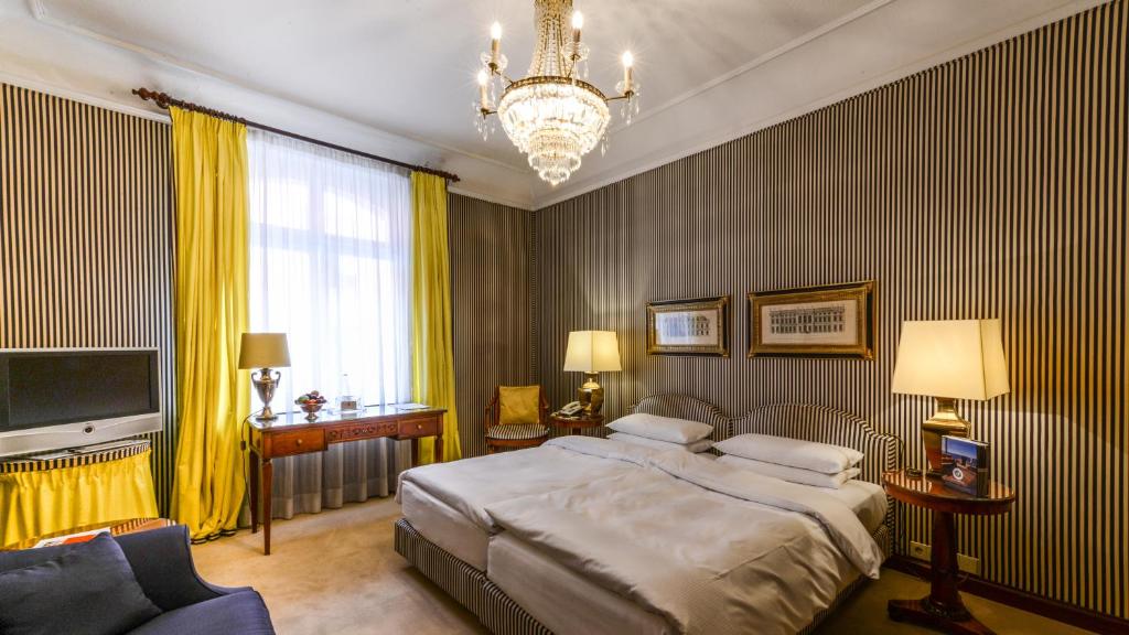 Hotel Opera Image