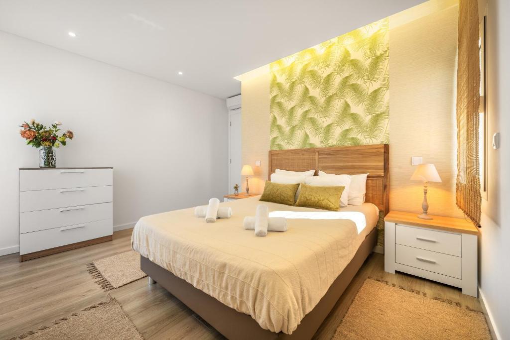 Ocean Lookout with private parking in the heart of Nazaré 2