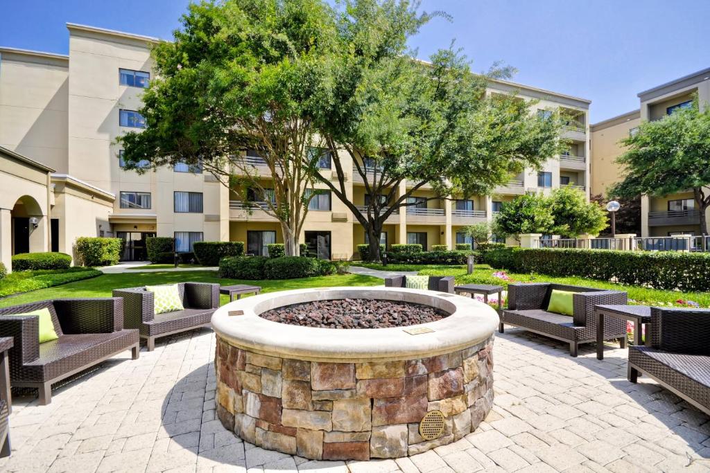 Courtyard Dallas Medical Market Center Image