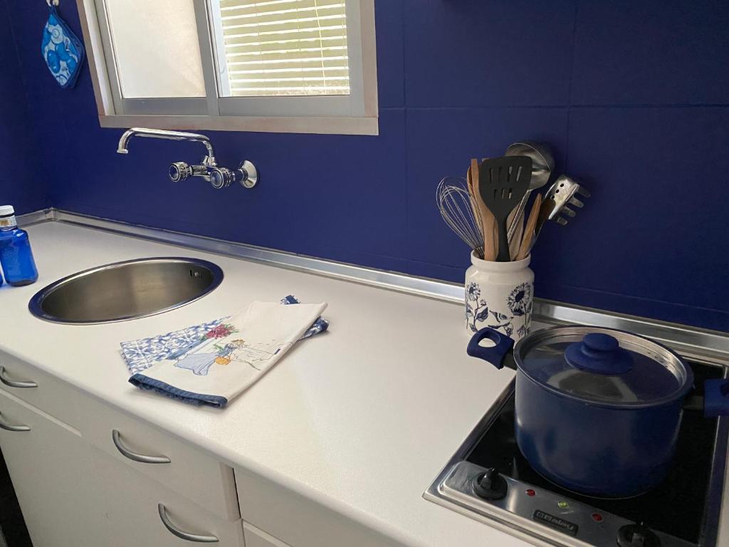 Detached holiday house, 2 bedrooms, private garden, pool 3