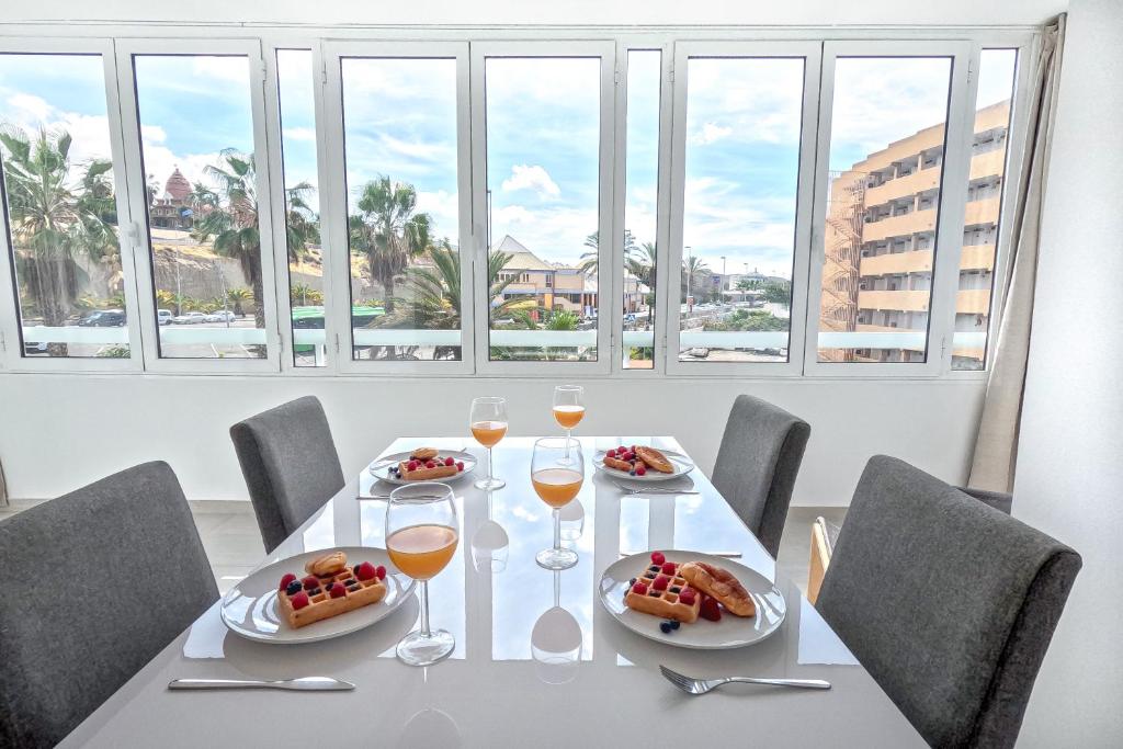 Stunning Apartment Close to the Beach 8