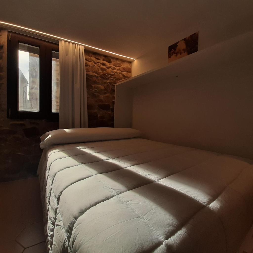 Casa rural rústica "EL COLMENAR" para parejas, familias o amigos a la montaña 8