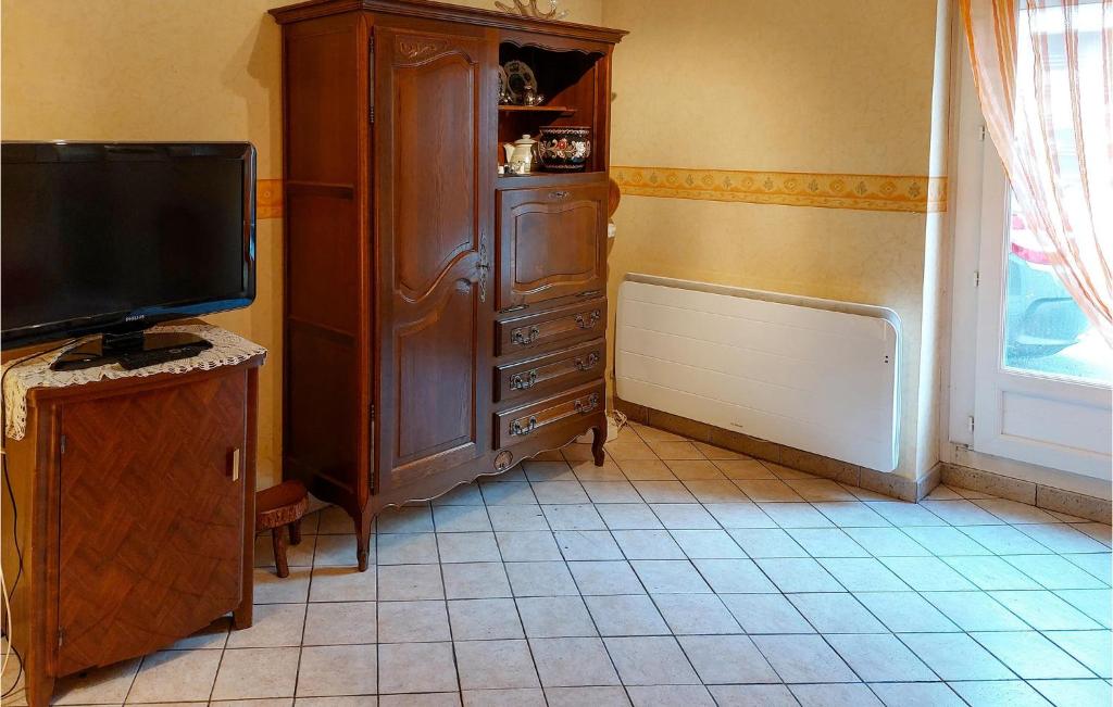 2 Bedroom Awesome Home In Bas-En-Basset 7