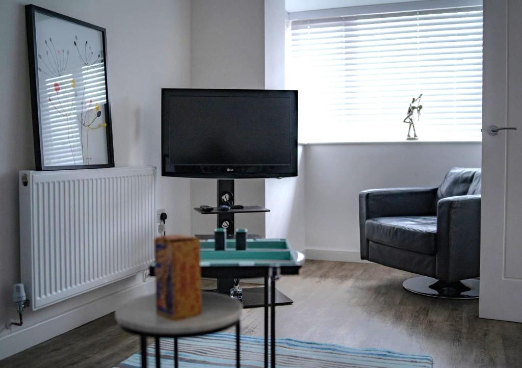 3BR Home 3 Parking Near Cardiff Bay City Centre and Stadium 5